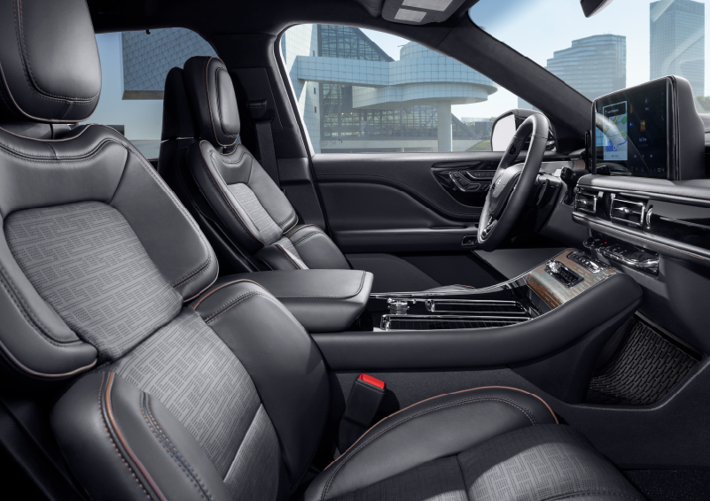 The interior of the 2025 Lincoln Aviator® SUV is shown with sleek black accents. | Stivers Lincoln in Waukee IA