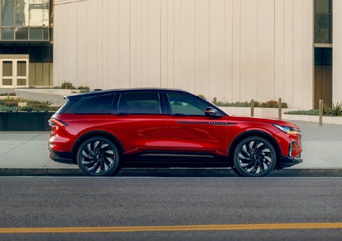 2025 Lincoln Nautilus® SUV with the available Jet Appearance Package and Hybrid transmission. | Stivers Lincoln in Waukee IA