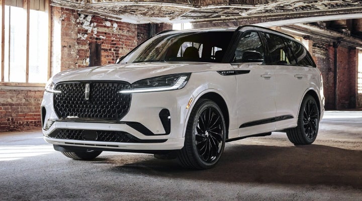A 2026 Lincoln Aviator® SUV is shown with the available Jet Appearance Package. | Stivers Lincoln in Waukee IA