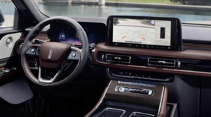 The backup camera of the 2027 Lincoln Aviator® SUV is displayed on screen. | Stivers Lincoln in Waukee IA